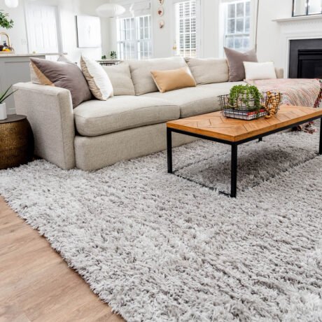 Buy Trending White Shaggy Rugs Dubai Online | Shop Now And Get 30% Off.